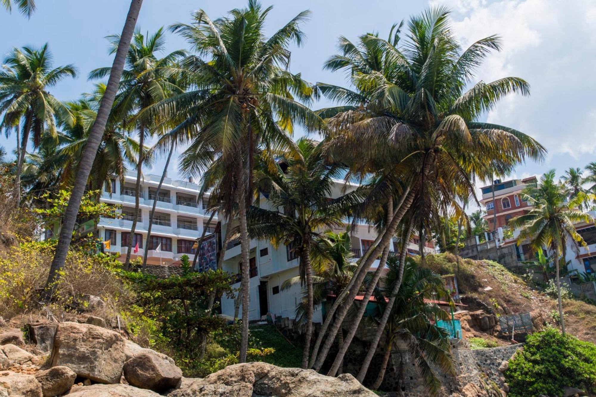 Surya Beach Resort Kovalam Kültér fotó