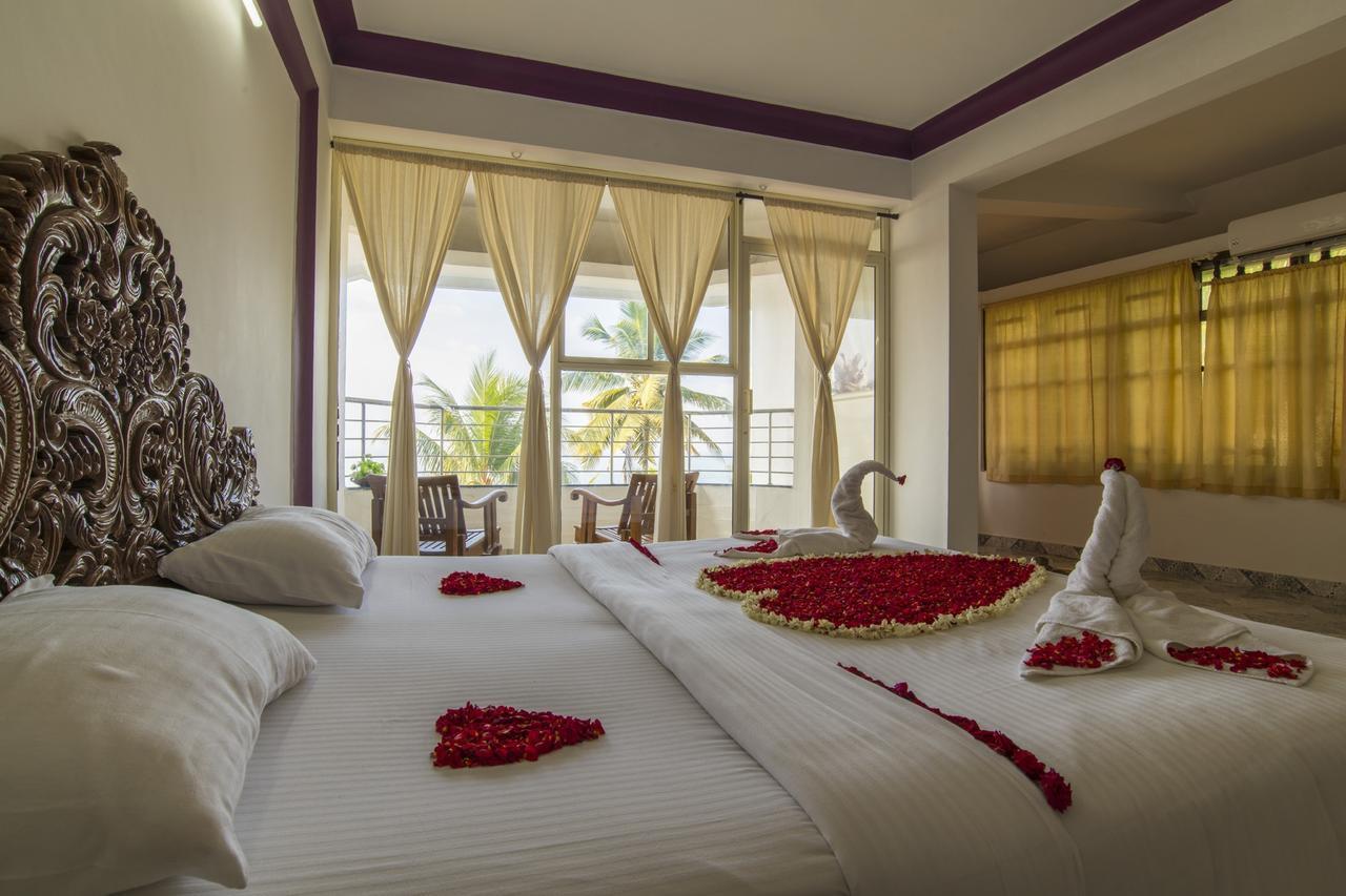 Surya Beach Resort Kovalam Kültér fotó