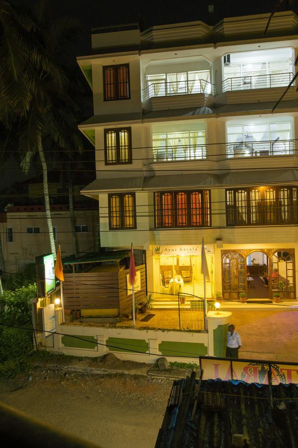 Surya Beach Resort Kovalam Kültér fotó